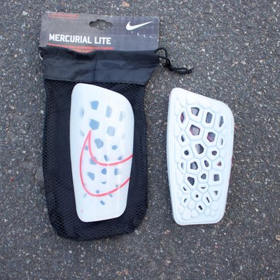 Футбольні щитки Nike Mercurial Lite 526-L фото