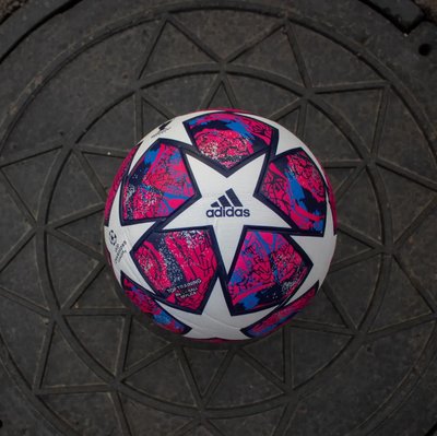 Футбольний м'яч Adidas UEFA Champions League Final 607-Розмір 5 фото